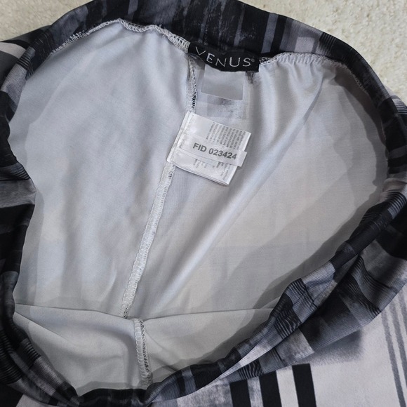 Venus Black White Abstract Print Leggings Pants Women's Size XL - Picture 3 of 9